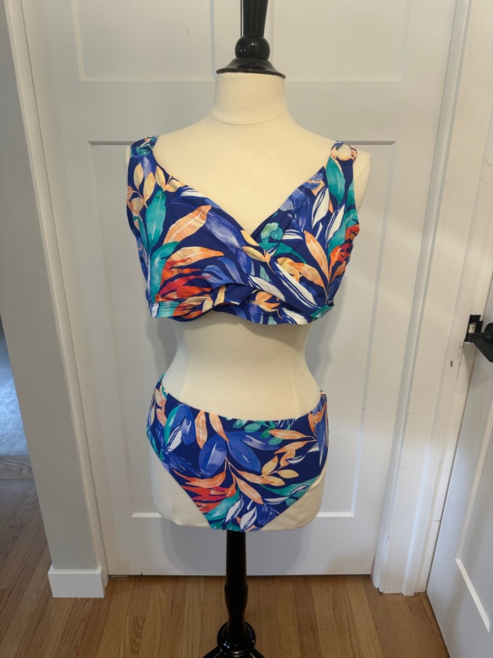 Tropical-Print Blue V-Neck Camisole Tank